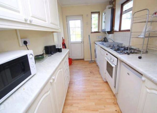  Image of 4 bedroom Semi-Detached house to rent in Bryony Close Uxbridge UB8 at Bryony Close, Uxbridge, Middlesex UB8