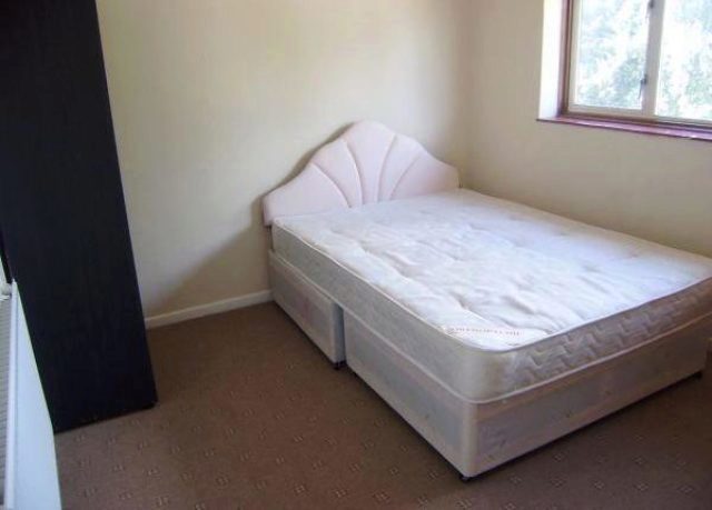  Image of 4 bedroom Semi-Detached house to rent in Bryony Close Uxbridge UB8 at Bryony Close, Uxbridge, Middlesex UB8