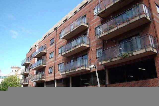  Image of 1 bedroom Flat for sale in Royal Court Kings Road Reading RG1 at Royal Court, Reading RG1