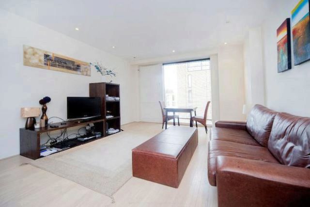  Image of 1 bedroom Flat to rent in Gatliff Road London SW1W at Grosvenor Waterside, Gatliff Road, Chelsea, London SW1W