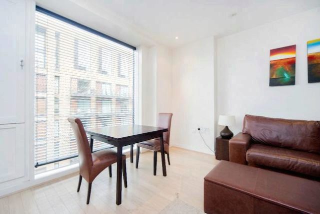  Image of 1 bedroom Flat to rent in Gatliff Road London SW1W at Grosvenor Waterside, Gatliff Road, Chelsea, London SW1W