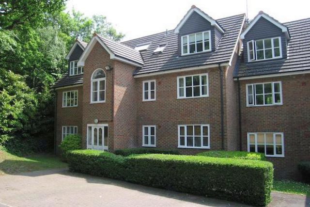  Image of 1 bedroom Flat to rent in Mill Ride Ascot SL5 at Oakleaf Court, Ascot SL5