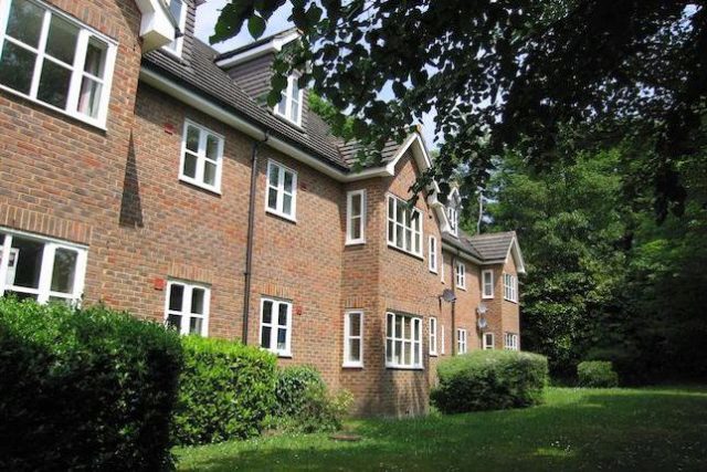  Image of 1 bedroom Flat to rent in Mill Ride Ascot SL5 at Oakleaf Court, Ascot SL5