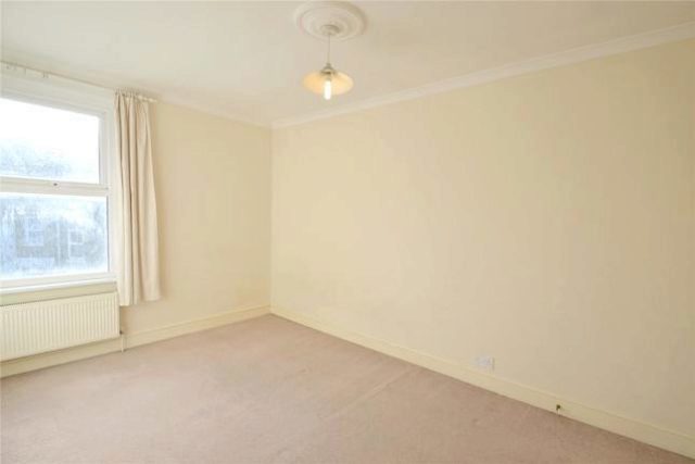  Image of 2 bedroom Maisonette to rent in Oval Road Addiscombe Croydon CR0 at Oval Road, Addiscombe, Croydon CR0