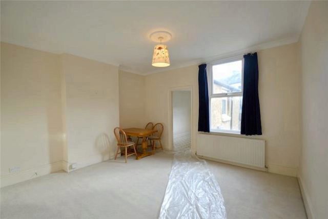  Image of 2 bedroom Maisonette to rent in Oval Road Addiscombe Croydon CR0 at Oval Road, Addiscombe, Croydon CR0
