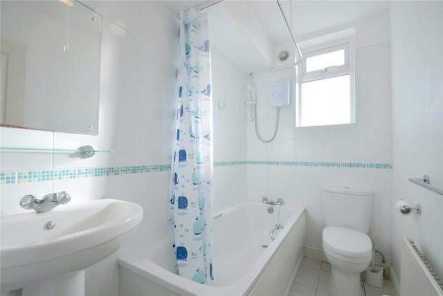  Image of 2 bedroom Maisonette to rent in Oval Road Addiscombe Croydon CR0 at Oval Road, Addiscombe, Croydon CR0