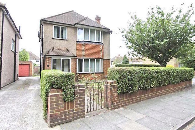  Image of 3 bedroom Detached house to rent in Vine Close West Drayton UB7 at Vine Close, West Drayton UB7