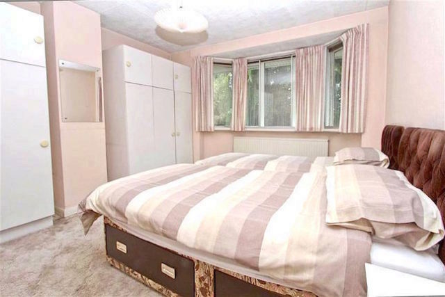  Image of 3 bedroom Detached house to rent in Vine Close West Drayton UB7 at Vine Close, West Drayton UB7