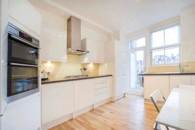  Image of 3 bedroom Flat to rent in Glentworth Street London NW1 at Clarence Gate Gardens, Glentworth Street, Marylebone NW1