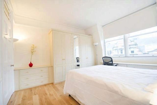  Image of 3 bedroom Flat to rent in Glentworth Street London NW1 at Clarence Gate Gardens, Glentworth Street, Marylebone NW1