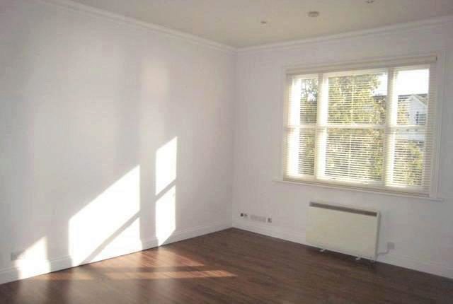  Image of Studio flat to rent in Upper Grosvenor Road Tunbridge Wells TN1 at Upper Grosvenor Road, Tunbridge Wells, Kent TN1