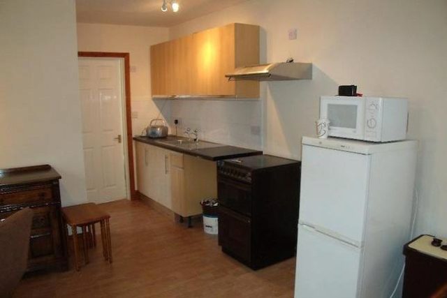  Image of 1 bedroom Flat to rent in George Street Caversham Reading RG4 at George Street, Caversham RG4