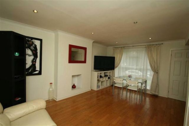 Image of 2 bedroom Flat to rent in Lower Camden Chislehurst BR7 at Lower Camden, Chislehurst BR7