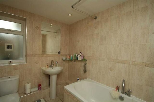  Image of 2 bedroom Flat to rent in Lower Camden Chislehurst BR7 at Lower Camden, Chislehurst BR7