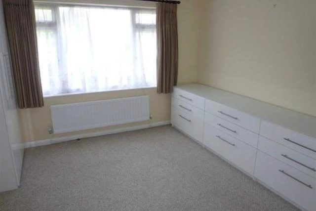  Image of 2 bedroom Flat to rent in Towncourt Lane Petts Wood Orpington BR5 at Towncourt Lane, Petts Wood, Orpington BR5