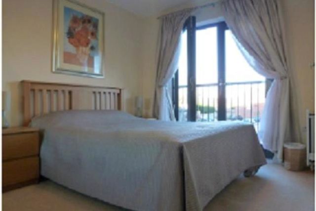  Image of 2 bedroom Flat to rent in Raven Close Watford WD18 at Raven Close, Watford WD18