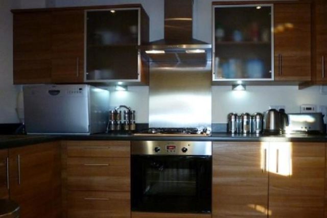  Image of 2 bedroom Flat to rent in Raven Close Watford WD18 at Raven Close, Watford WD18