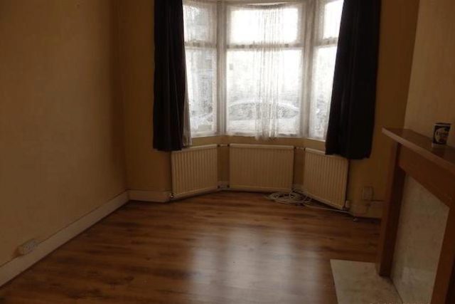  Image of 2 bedroom Property to rent in Stanley Road Ilford IG1 at Stanley Road, Ilford IG1