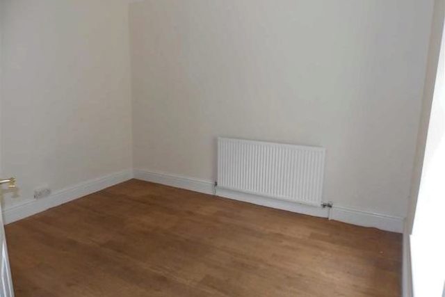  Image of 2 bedroom Terraced house to rent in Pontshonnorton Road Pontypridd CF37 at Pontshonnorton Road, Pontypridd CF37