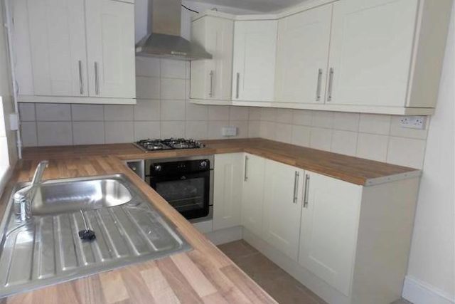  Image of 2 bedroom Terraced house to rent in Pontshonnorton Road Pontypridd CF37 at Pontshonnorton Road, Pontypridd CF37