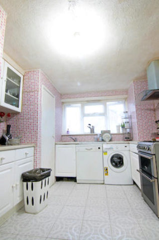  Image of 3 bedroom Maisonette for sale in Shrublands Avenue Croydon CR0 at Shrublands Avenue, Croydon CR0