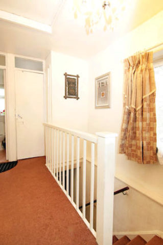  Image of 3 bedroom Maisonette for sale in Shrublands Avenue Croydon CR0 at Shrublands Avenue, Croydon CR0