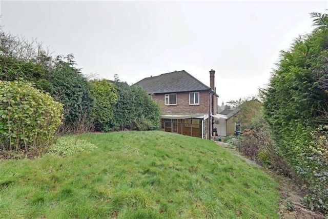  Image of 3 bedroom Semi-Detached house to rent in The Reddings London NW7 at The Reddings, Mill Hill, London NW7