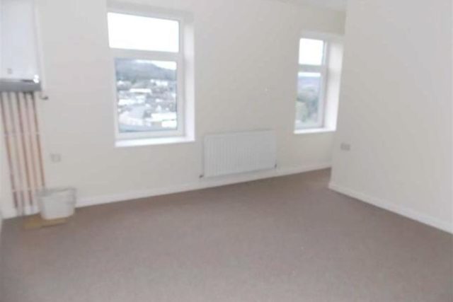  Image of 3 bedroom Terraced house to rent in Graig Terrace Graig Pontypridd CF37 at Graig Terrace, Graig, Pontypridd CF37