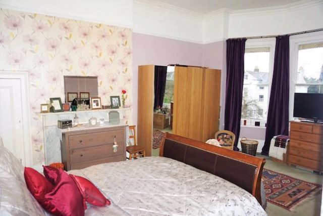  Image of 4 bedroom Flat for sale in Queens Road Tunbridge Wells TN4 at Queens Road, Tunbridge Wells TN4