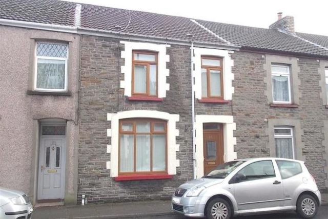  Image of 4 bedroom Terraced house to rent in Robert Street Ynysybwl Pontypridd CF37 at Robert Street, Ynysybwl, Pontypridd CF37