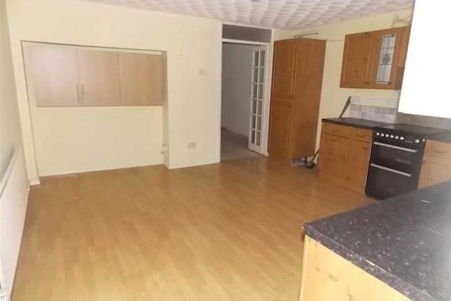  Image of 4 bedroom Terraced house to rent in Robert Street Ynysybwl Pontypridd CF37 at Robert Street, Ynysybwl, Pontypridd CF37
