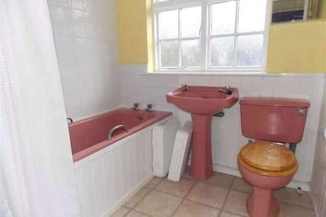  Image of 4 bedroom Terraced house to rent in Robert Street Ynysybwl Pontypridd CF37 at Robert Street, Ynysybwl, Pontypridd CF37