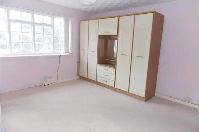  Image of 4 bedroom Terraced house to rent in Robert Street Ynysybwl Pontypridd CF37 at Robert Street, Ynysybwl, Pontypridd CF37