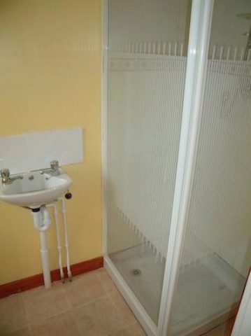  Image of 1 bedroom Room to rent in Mill Road Caversham Reading RG4 at Room 2, Mill Road, Caversham RG4