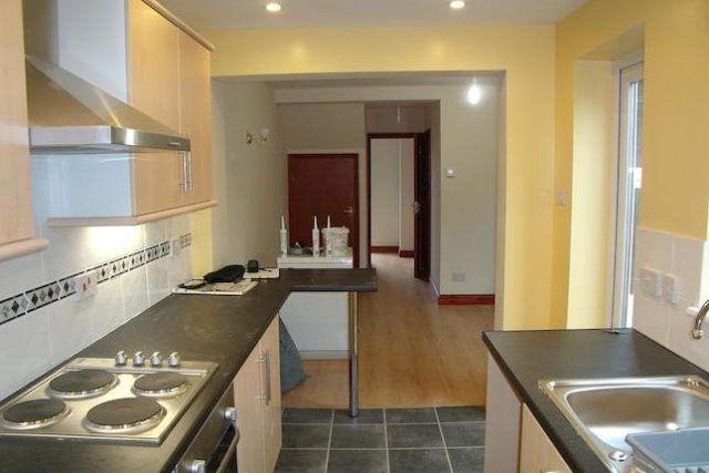  Image of 1 bedroom Room to rent in Mill Road Caversham Reading RG4 at Room 2, Mill Road, Caversham RG4