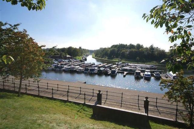  Image of 1 bedroom House Boat to rent in Quayside Close Worsley Manchester M28 at Quayside Close, Worsley, Manchester M28