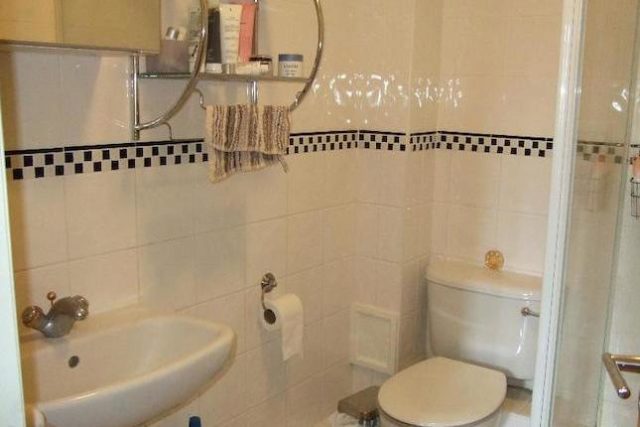  Image of 2 bedroom Flat to rent in Grenade Street London E14 at Compass Point, Limehouse E14