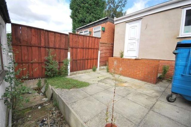  Image of 2 bedroom Mews for sale in Chaddock Lane Worsley Manchester M28 at Chaddock Lane, Worsley, Manchester M28