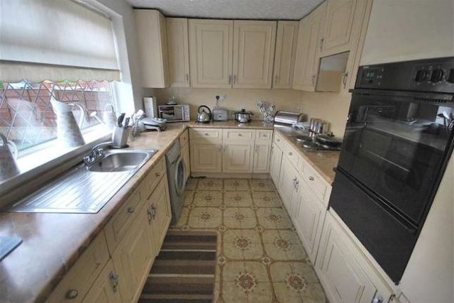  Image of 3 bedroom Detached house for sale in Parksway Pendlebury Swinton Manchester M27 at Parksway, Pendlebury, Swinton, Manchester M27