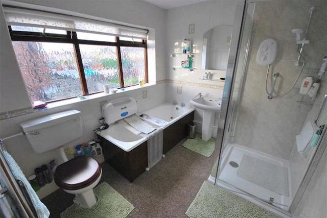  Image of 3 bedroom Semi-Detached house for sale in East Lancashire Road Worsley Manchester M28 at East Lancashire Road, Worsley, Manchester M28