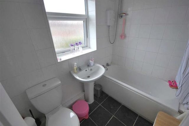  Image of 3 bedroom Semi-Detached house for sale in Dearden Avenue Walkden Manchester M38 at Dearden Avenue, Little Hulton, Manchester M38