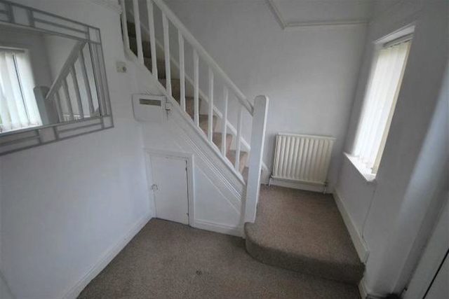  Image of 3 bedroom Semi-Detached house for sale in Dearden Avenue Walkden Manchester M38 at Dearden Avenue, Little Hulton, Manchester M38