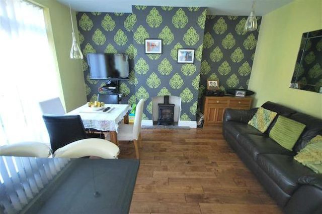  Image of 3 bedroom Semi-Detached house for sale in Newearth Road Walkden Manchester M28 at Newearth Road, Worsley, Manchester M28