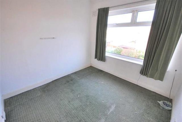  Image of 3 bedroom Semi-Detached house for sale in Mosley Common Road Worsley Manchester M28 at Mosley Common Road, Worsley, Manchester M28