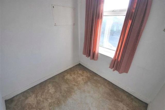  Image of 3 bedroom Semi-Detached house for sale in Mosley Common Road Worsley Manchester M28 at Mosley Common Road, Worsley, Manchester M28