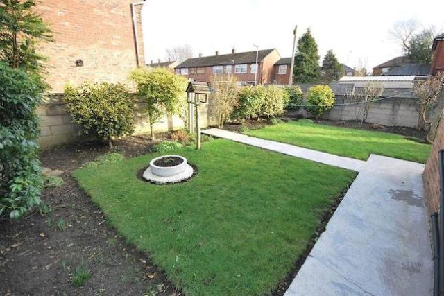  Image of 3 bedroom Semi-Detached house for sale in Mosley Common Road Worsley Manchester M28 at Mosley Common Road, Worsley, Manchester M28