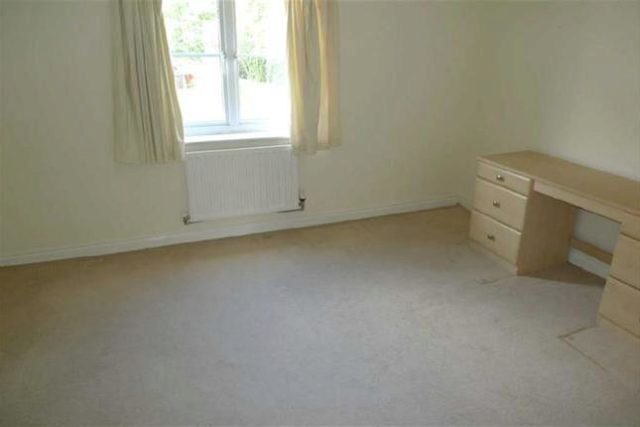  Image of 3 bedroom Town House to rent in Lawndale Drive Worsley Manchester M28 at Lawndale Drive, Worsley, Manchester M28