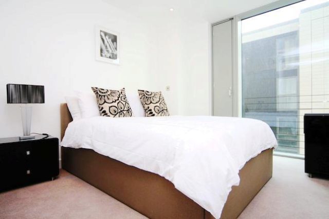  Image of 1 bedroom Flat to rent in Marsh Wall London E14 at Landmark West Tower, Marsh Wall E14