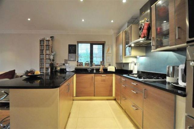  Image of 2 bedroom Flat for sale in Old Hill Chislehurst BR7 at Old Hill, Chislehurst BR7