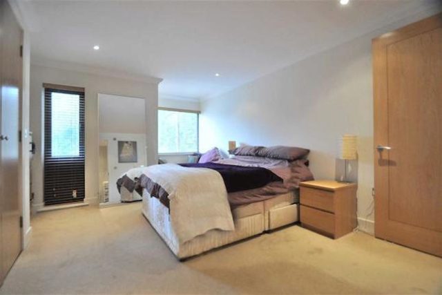  Image of 2 bedroom Flat for sale in Old Hill Chislehurst BR7 at Old Hill, Chislehurst BR7